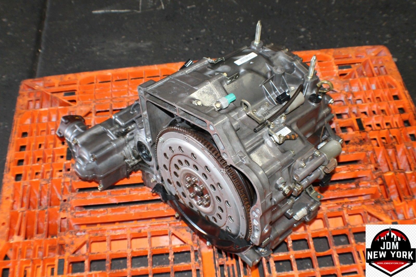 1066287637-1.jpg