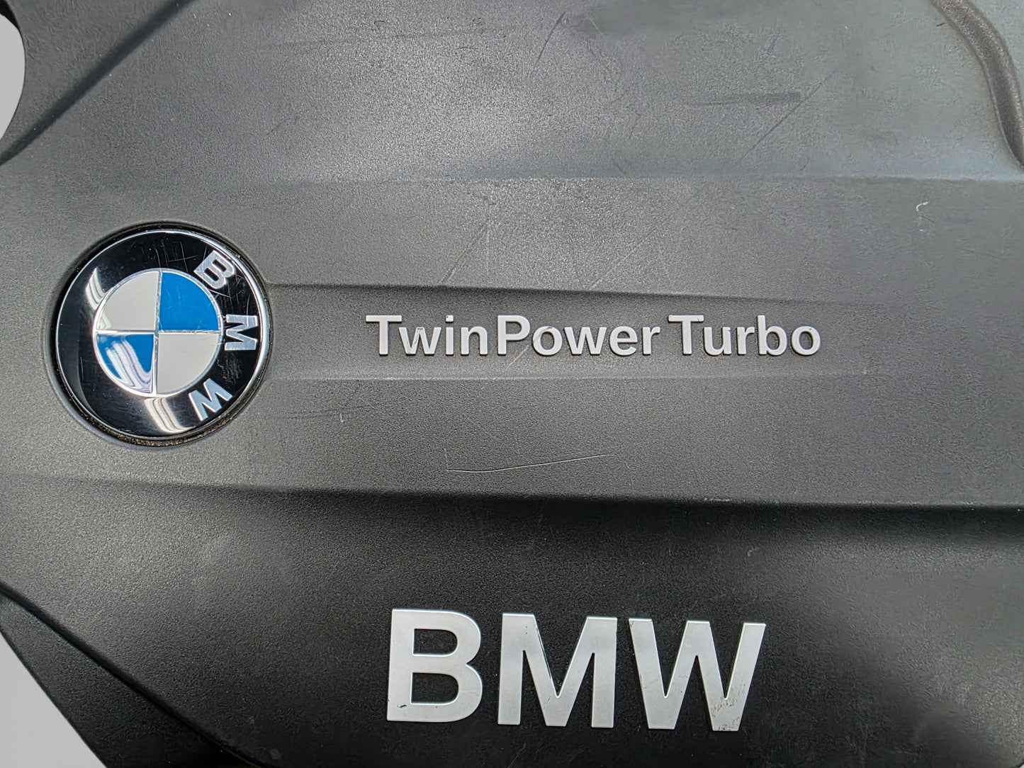 BMW 2.0D Twin Power Turbo B47 OEM Engine Shield Top Cover 8514202